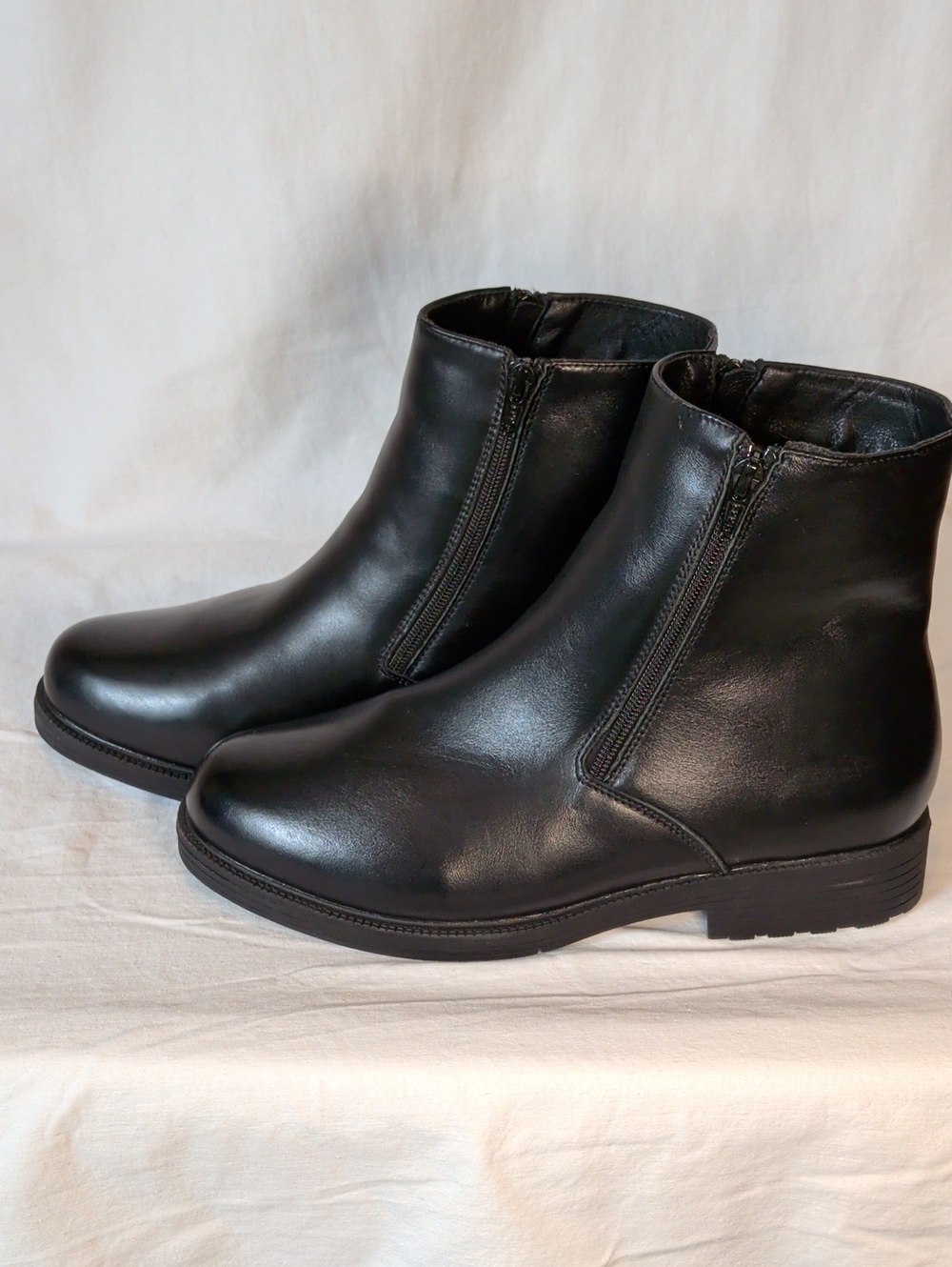 Propet Black Leather Chukka Zip Boots